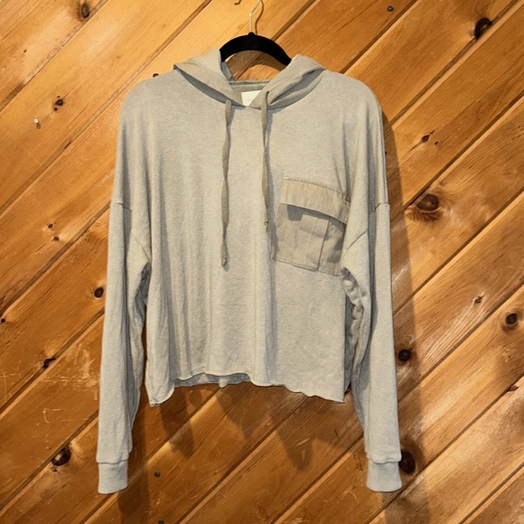American Eagle Outfitters Tops - American eagle pocket crop hooded army green sweatshirt